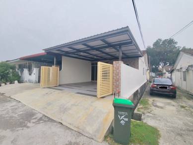 Terraced House For Sale in Lunas,KDH