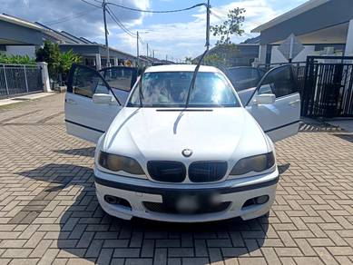 BMW 318i 18i (CKD) in Kuantan, PHG