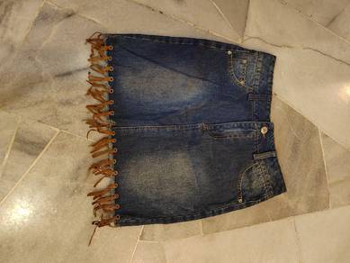 denim short skirt