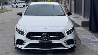 Mercedes Benz A180 180 AMG (CBU) in Iskandar Puteri, JHR