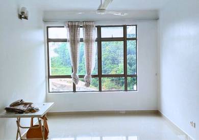 Condominium For Rent in All Seasons Park