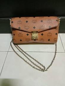 M C M Sling Bag Padu