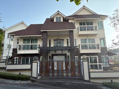Bungalow House For Sale in Batu Ferringhi,PNG