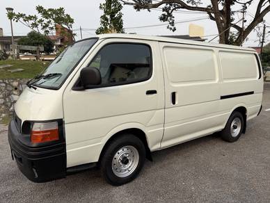 2005 Toyota Hiace