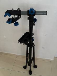 Bike maintenance stand