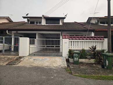 1.5-storey Terraced House For Sale in Kuching,SWK