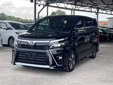Toyota Voxy ZS KIRAMEKI III in Plentong, JHR