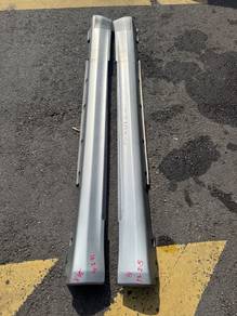 No 13-2-6 Nissan Skyline V35 Coupe Side Skirt Jpn