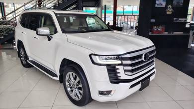 Toyota Land Cruiser ZX in Damansara, KUL