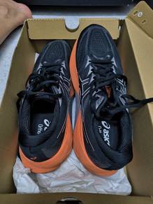 Kasut Asics Running