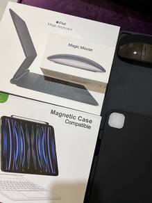 Apple Magic Keyboard & Case iPad 11" with mous