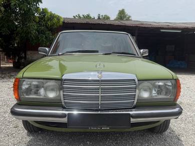 Mercedes Benz 200 in Ipoh, PRK
