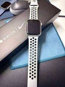 Apple Watch Series 6 Silver Aluminium Case Nike