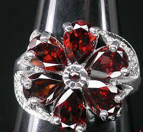 Luxury reddish Mozambique Garnet silver ring