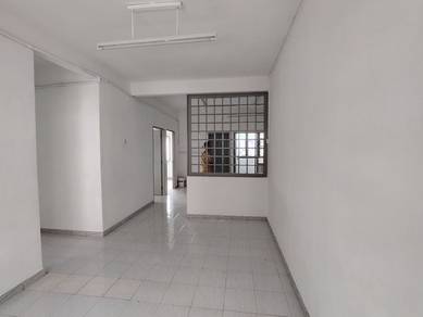 Apartment For Rent in Pangsapuri Cherry (Bandar Hilir)
