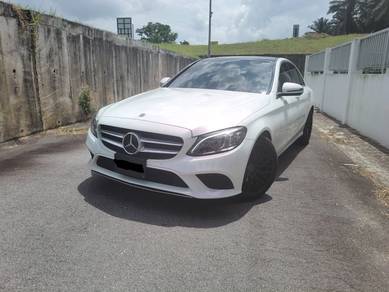 Mercedes Benz C200 200 AVANTGARDE in Masai, JHR