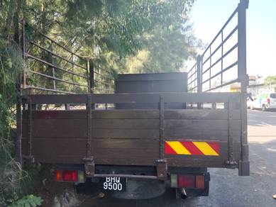 Lorry Hicom 