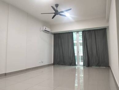 Condominium For Rent in Royale Infinity