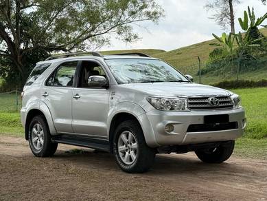 Toyota Fortuner V in Sungai Besi, KUL