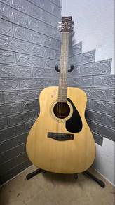 Yamaha F310 Acoustic Guitar