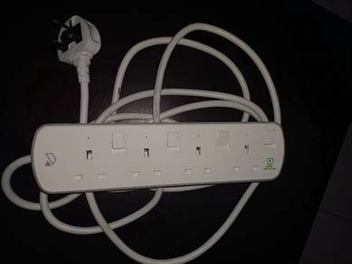 Extension cord with 4 sockets