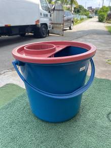 B446 Tong Mop Pail With Wringer Blue Pink