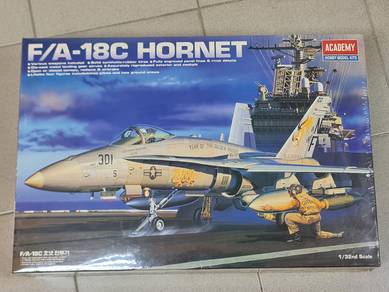 Academy 1/32 F/A-18C HORNET model kit