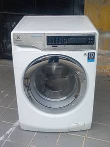 Electrolux front load washing machine washer 11.0k