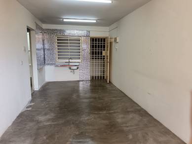 Apartment For Sale in Desa Pinang 2