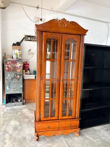 cabinet hiasan