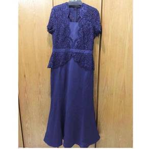 Elegant blue lace evening dress
