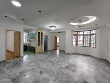 Condominium For Rent in Goodyear Court 8