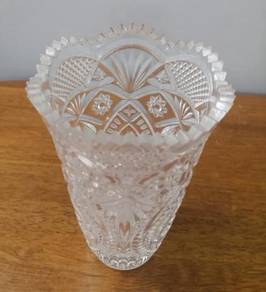 Pasu Crystal vase 8 inchi