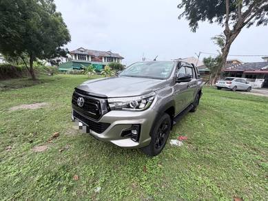 2020 Toyota Hilux BLACK EDITION