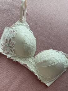 Wacoal lace bra- F70