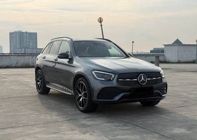Mercedes Benz GLC300 300 4MATIC AMG LINE in Bandar Puteri Puchong, SGR