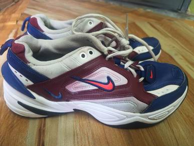 Kasut Nike M2K 
