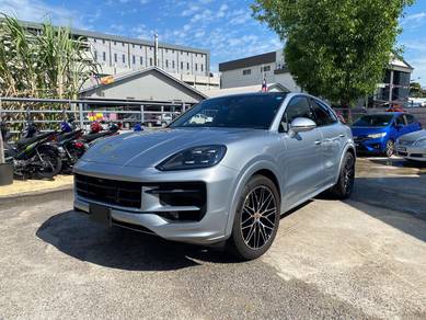 Porsche Cayenne BASE in Petaling Jaya, SGR
