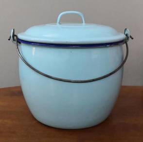 Vintage enamel soup pot light blue