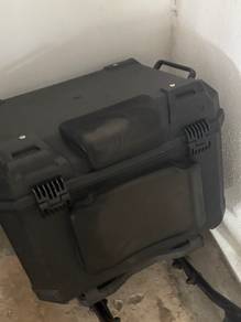 box and braket