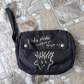 Fido Dido Clutch bag