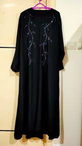 Abaya Hitam + Selendang (1Set) – Saiz 52