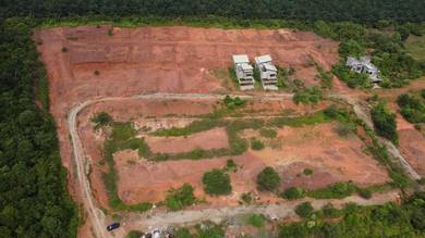 Others Land in Durian Tunggal, MLK