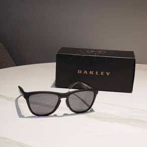 Oakley Sunglasses  OO9284A-1055 55-17 🕶️