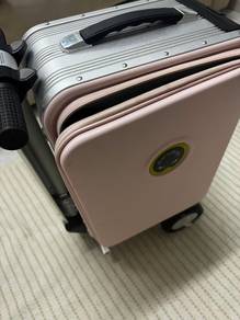 luggage bergerak