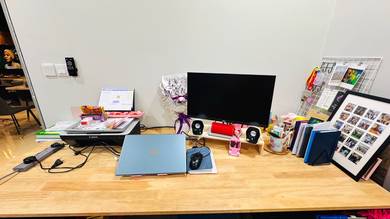 Meja solid rubber wood