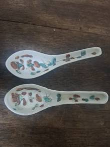 Vintage Style Hand-painted Chinese Porcelain Soup 