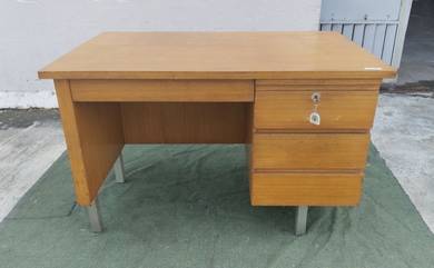 YD67A1 Meja Tulis Klasik 4' Classic Writing Table