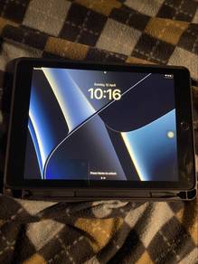 IPAD (5th GEN) 32 GB FOR SALE ✨