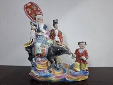 Traditional Chinese porcelain figurines 传统人物瓷像摆件